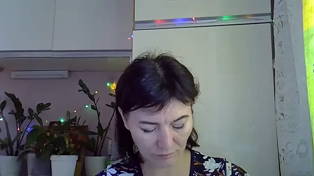 Krystal 82 online show from 09.12.25