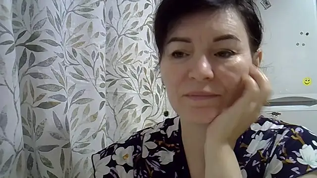 Krystal 82 online show from 12.20.25