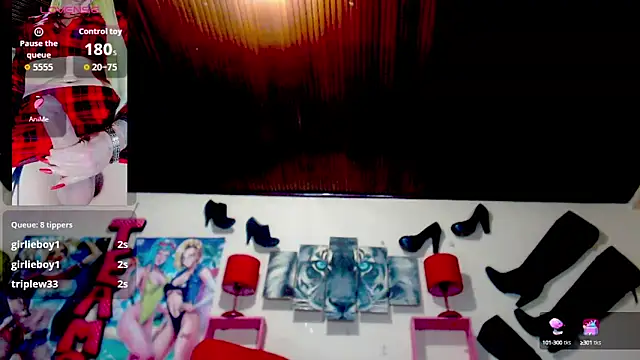 Snapshot of blondehot5v chatting on 10.03.25 blondehot5v online show from 10.03.25