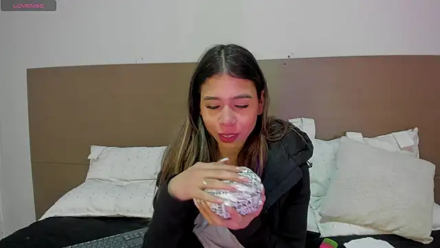 Rachell criss online show from 04.10.26