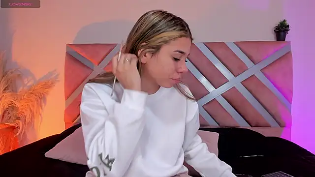 Rachell criss online show from 05.28.26