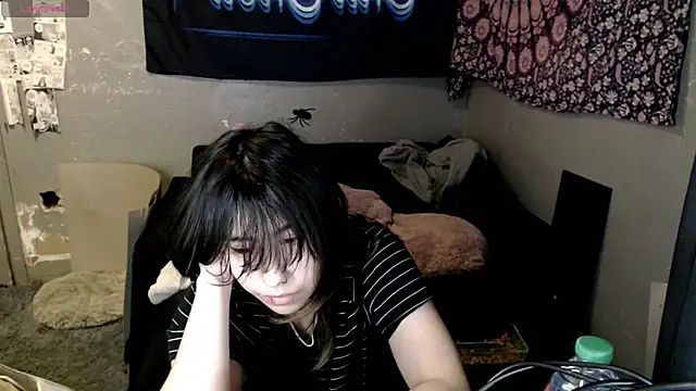 London Ray online show from 10.15.25