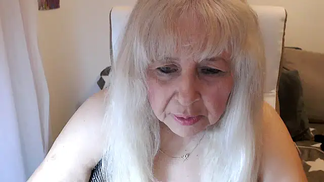 SusiLifeXXX online show from 10.18.25