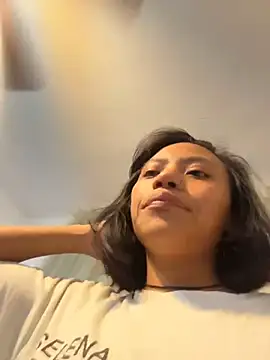 Nia Desire online show from 06.24.26