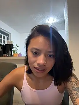 Nia Desire online show from 08.04.26