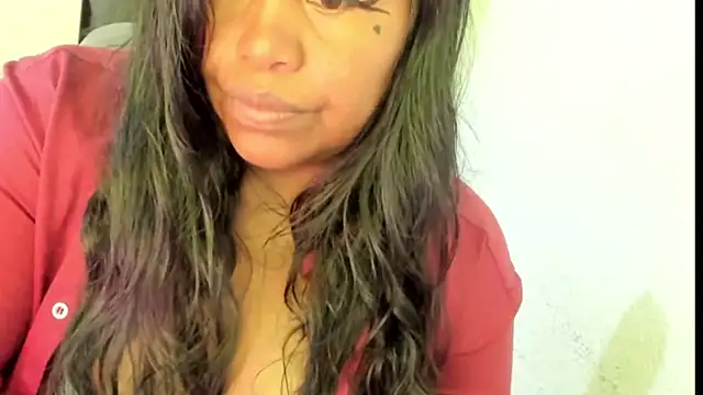 Snapshot of ebonylouissexyhot chatting on 10.31.25 ebonylouissexyhot online show from 10.31.25