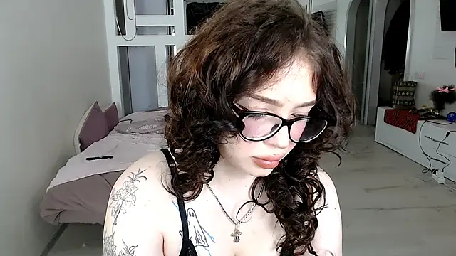 Hannah xBaby online show from 02.04.26