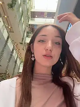 DollyTall online show from 04.10.26