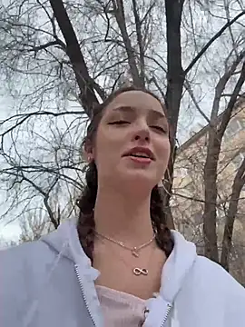 DollyTall online show from 04.13.26