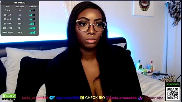 Snapshot of LaylaAriana chatting on 11.07.25 LaylaAriana online show from 11.07.25