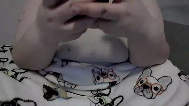 Snapshot of sarahcakes223 chatting on 04.19.26 sarahcakes223 online show from 04.19.26