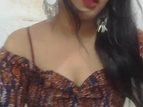 Snapshot of POOJA_199 chatting on 06.15.26 POOJA 199 online show from 06.15.26