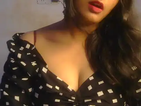 Snapshot of POOJA_199 chatting on 07.20.26 POOJA 199 online show from 07.20.26