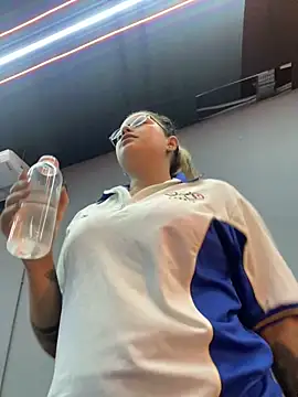 oizoe online show from 12.17.25