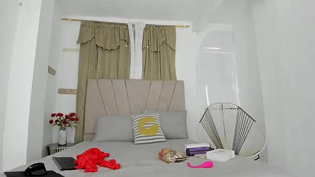 Lady miss    online show from 09.30.25