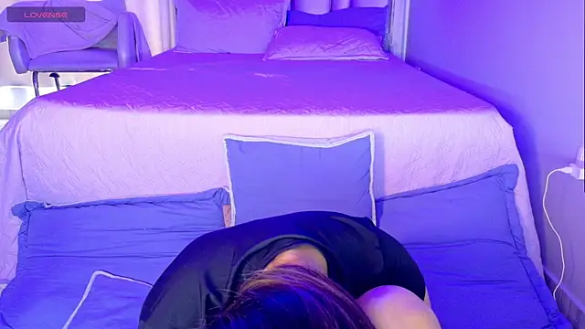 InnoocentLunaa online show from 09.12.25