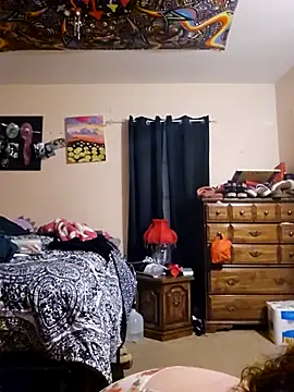 nuttiebuddy1 online show from 11.08.25