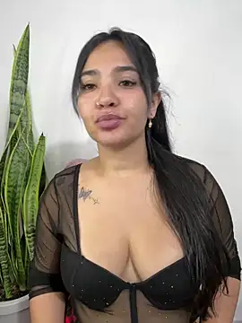 Snapshot of meli__brown chatting on 05.04.26 meli brown online show from 05.04.26
