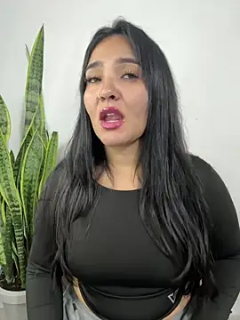 Snapshot of meli__brown chatting on 05.18.26 meli brown online show from 05.18.26