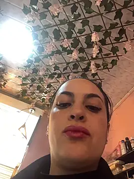 Snapshot of karolNails chatting on 02.24.26 karolNails online show from 02.24.26