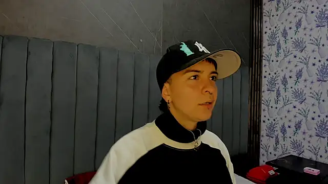 Snapshot of _Hannah_Hot chatting on 02.10.26 Hannah Hot online show from 02.10.26