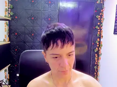 Snapshot of _Hannah_Hot chatting on 02.25.26 Hannah Hot online show from 02.25.26