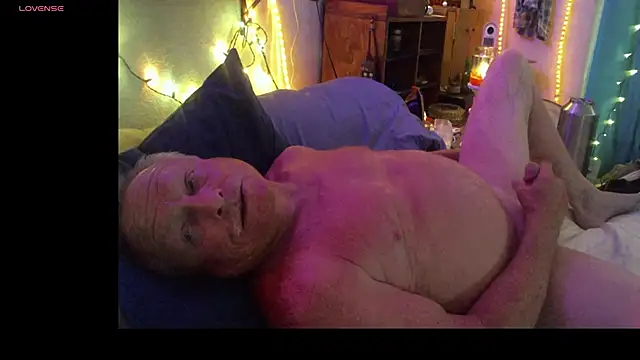 Pussyeat2please online show from 02.17.26