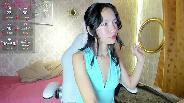 Snapshot of LilyThea chatting on 04.24.26 LilyThea online show from 04.24.26