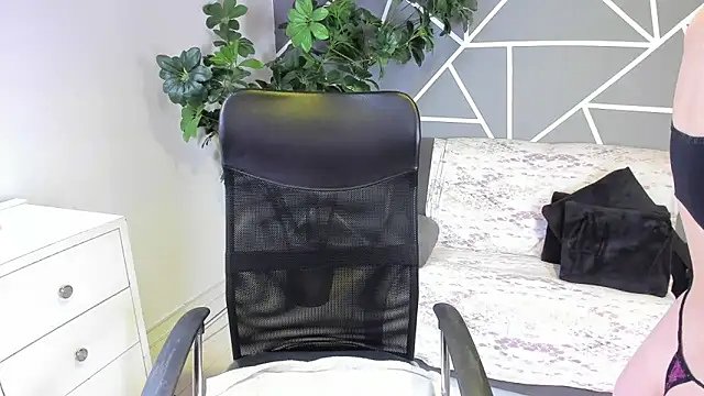 paula miler1 online show from 03.26.26