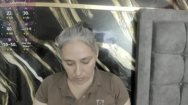 Snapshot of mature_gold chatting on 10.13.25 mature gold online show from 10.13.25