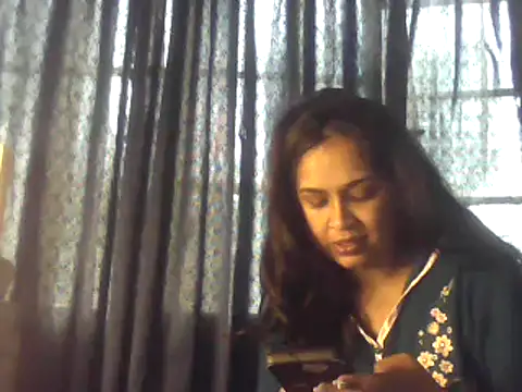 Snapshot of cute_indianxo chatting on 10.20.25 cute indianxo online show from 10.20.25