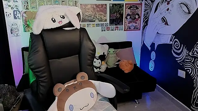 Yuhwan  online show from 09.13.25