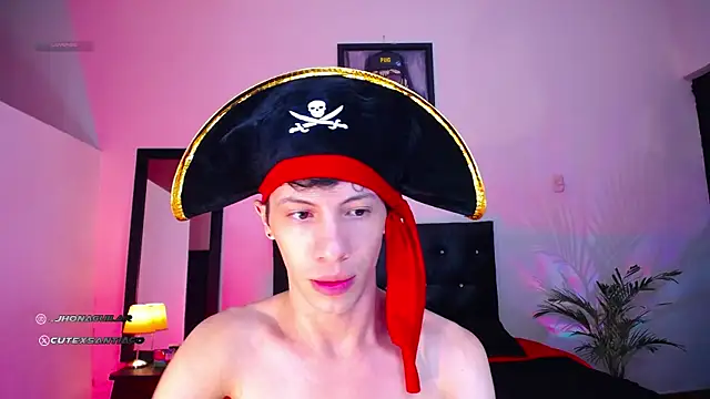 Snapshot of santiago_cutex chatting on 10.23.25 santiago cutex online show from 10.23.25