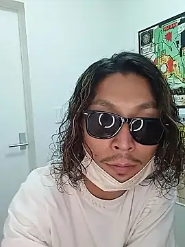 specialz0831 online show from 10.28.25