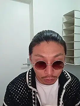 specialz0831 online show from 04.18.26