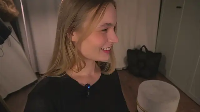 lisa schiele online show from 04.04.26