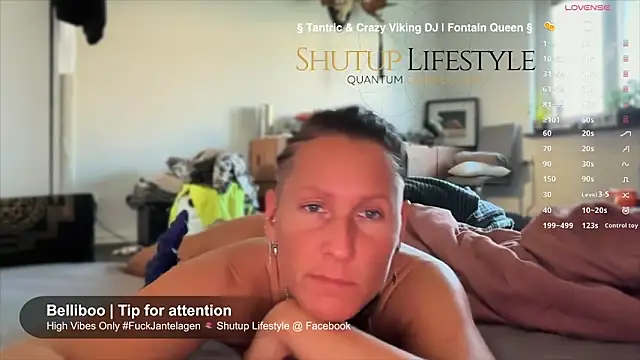 SwingWingWomanSweden online show from 09.27.25