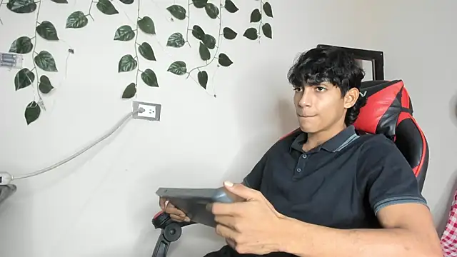 axel rousse2 online show from 11.04.25