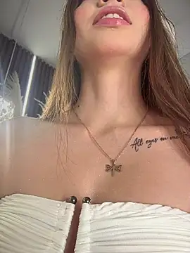 Snapshot of Anita-vega chatting on 11.06.25 Anita-vega online show from 11.06.25