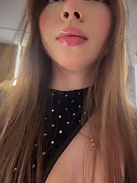 Snapshot of Anita-vega chatting on 11.22.25 Anita-vega online show from 11.22.25