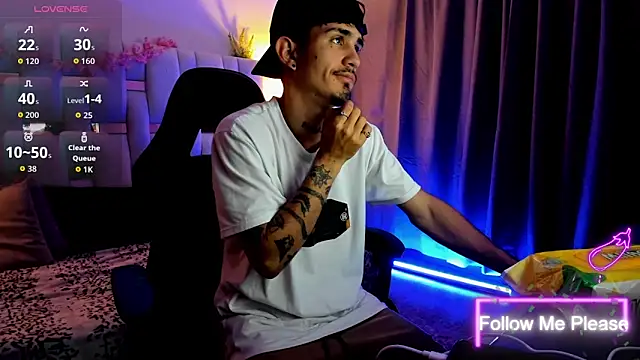 Snapshot of nextboywell1 chatting on 03.12.26 nextboywell1 online show from 03.12.26