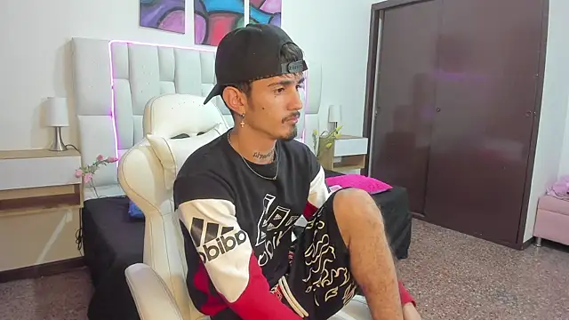 Snapshot of nextboywell1 chatting on 03.30.26 nextboywell1 online show from 03.30.26