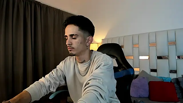 Snapshot of nextboywell1 chatting on 04.01.26 nextboywell1 online show from 04.01.26