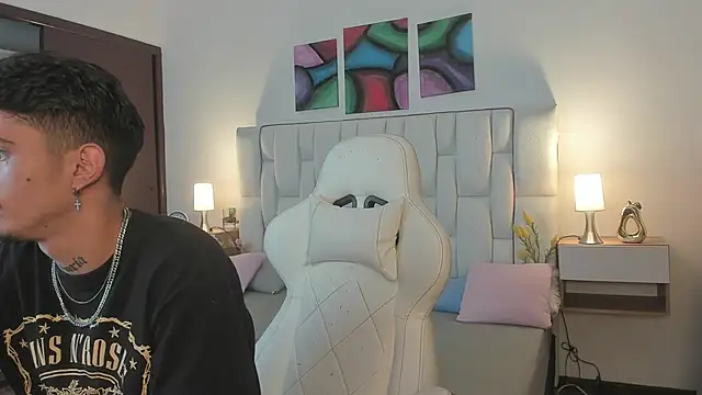 Snapshot of nextboywell1 chatting on 04.12.26 nextboywell1 online show from 04.12.26