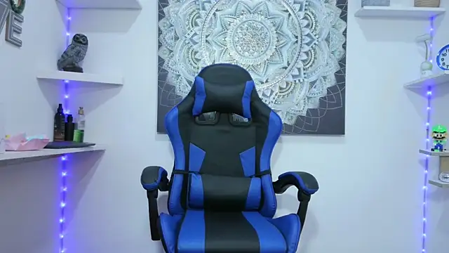 Snapshot of nextboywell1 chatting on 04.15.26 nextboywell1 online show from 04.15.26