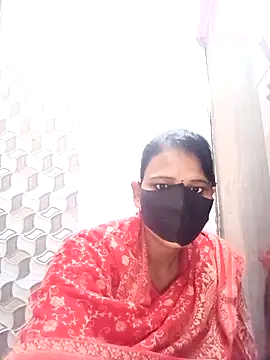 Snapshot of varnika chatting on 12.19.25 varnika online show from 12.19.25