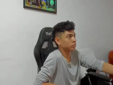 LoganTwink18 online show from 03.03.26