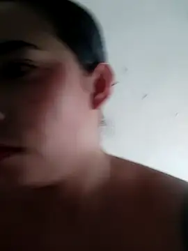 Snapshot of Valenn_fernandez chatting on 04.23.26 Valenn fernandez online show from 04.23.26