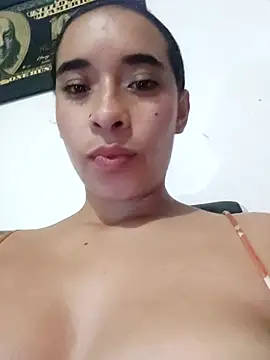 Snapshot of Valenn_fernandez chatting on 05.05.26 Valenn fernandez online show from 05.05.26