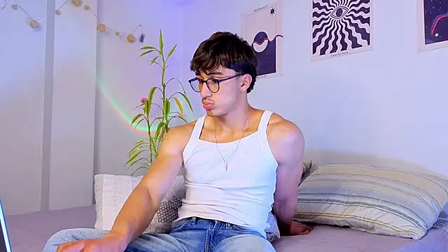 LatinReall online show from 09.14.25